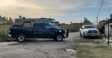 Aseguran vehículo, equipo táctico y drogas en Encarnación de Díaz