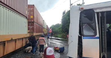 Accidente con tren deja lesionados