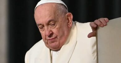 El Papa Francisco presenta “leve mejoría”