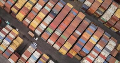 México logra superávit comercial de 606 mdd