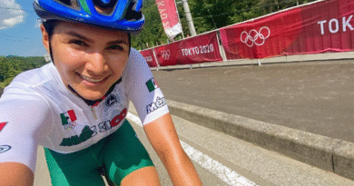 Yarely Salazar recibe reconocimiento a trayectoria