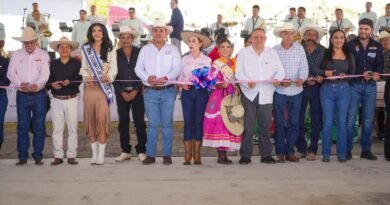 Inaugura Tey Gutiérrez ‎las Fiestas de VdeA