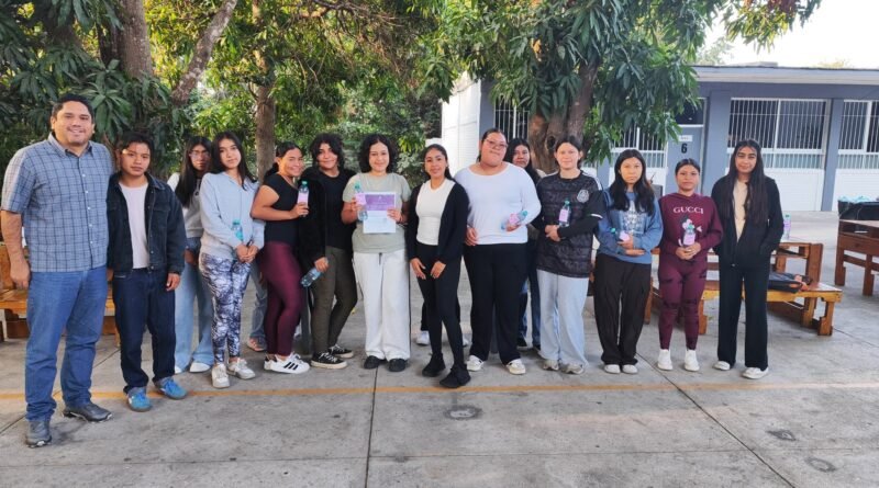 Realizan jornada por la igualdad de género y la construcción de paz en el Bachillerato 32 de Suchitlán