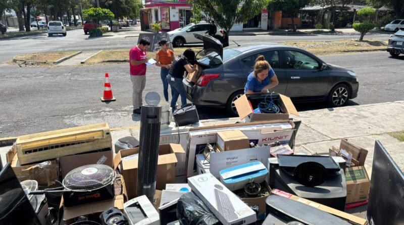 ‎Recolectan en la Villa 2 toneladas ‎de residuos eléctricos en Reciclón
