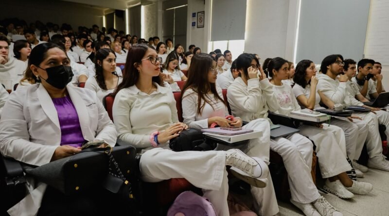 Dialogan sobre arte y envejecimiento