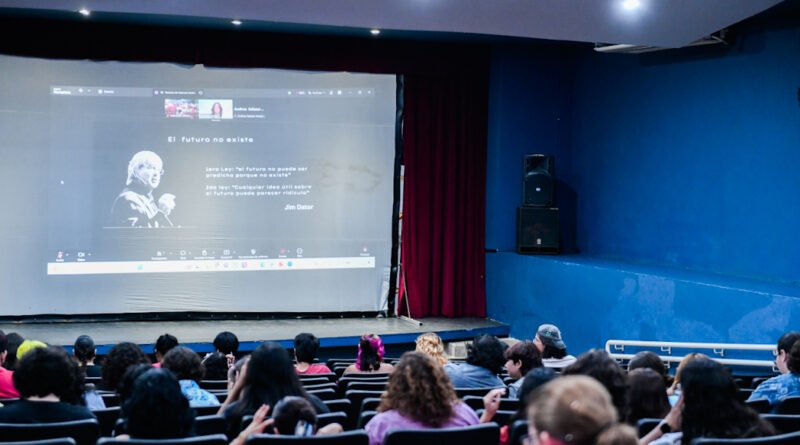 Sólo el arte puede desarmar el lenguaje: Gabriela Serkin