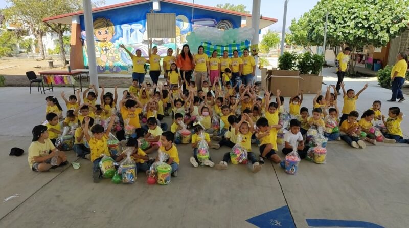 Festeja Kathy del Toro a niños por su día social