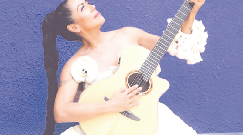 Lila Downs canta lo que otros callan