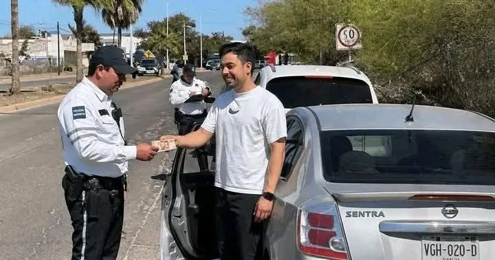 El influencer Alex Serrano fue detenido por un tránsito en Tepic