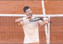 Djokovic logra victoria con récord incluido