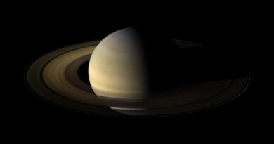 Anillos de Saturno surgieron tras el desgarro de una mítica luna