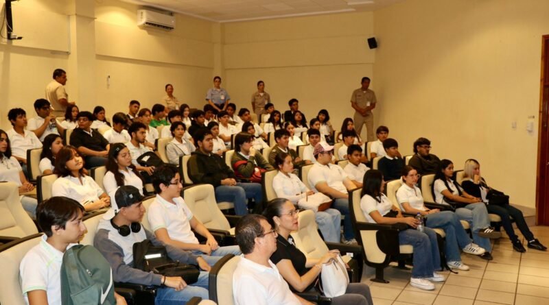Conocen bachilleres opciones de estudio en el ámbito de las ciencias del mar