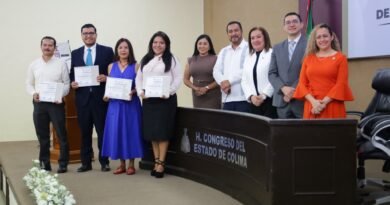 Premia Congreso del Estado trayectoria de académicas universitarias