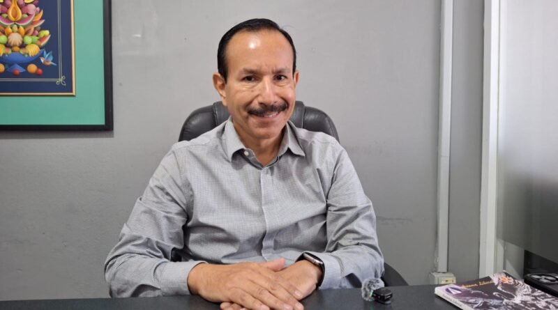 Reconoce Federico Rangel importancia de las Becas Vera Vázquez