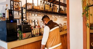 Alertan sobre riesgos de bebidas adulteradas