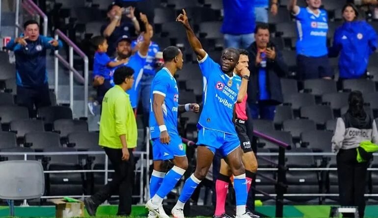 Cruz Azul vence a Puebla
