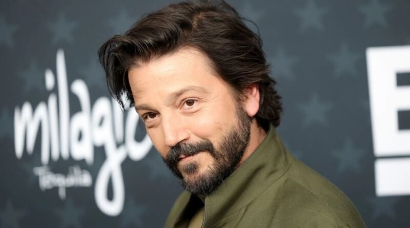 En el cine hay que ser tercos, ruidosos y rebeldes; Diego Luna