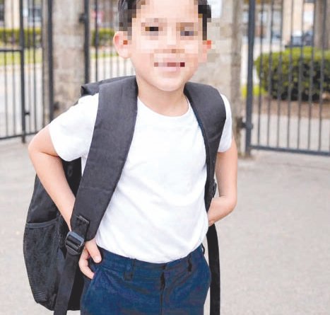 Exceso de peso en mochilas puede afectar a menores