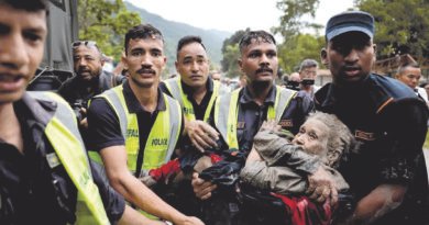 Avalancha deja más de cien muertos en Nepal