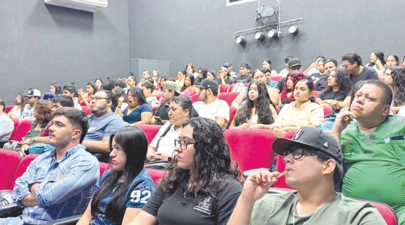 Imparten curso de control de la rabia a veterinarios