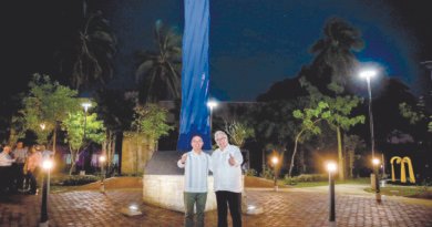 Develan obra de Sebastián e inauguran el Jardín del Saber, en el campus central