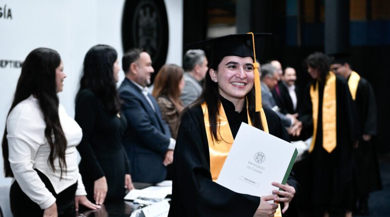 Se titulan 84 egresadas y egresados en una realidad con nuevos desafíos de salud mental