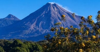 Volcán de Colima estable y con bajo riesgo