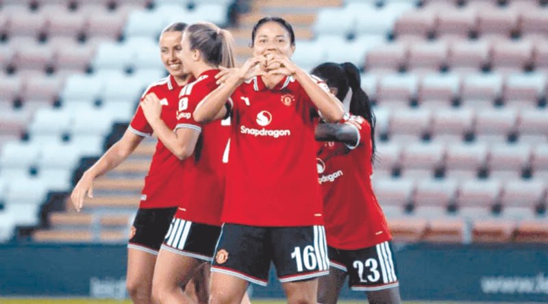Rebeca Bernal marca doblete en goleada del Manchester United