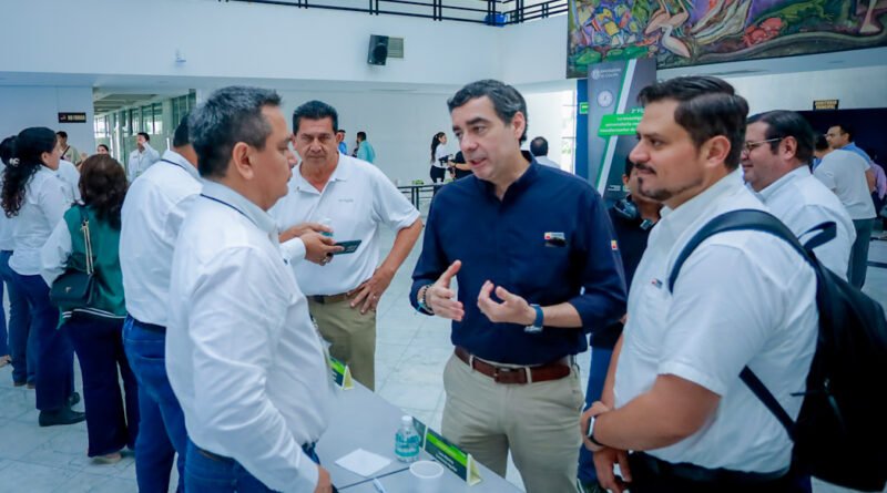 Presentan investigaciones universitarias ante empresarios y autoridades