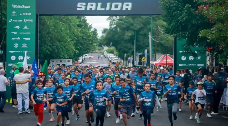 Con récord de 1,674 participantes, se realiza la 12.ª Carrera FEUC-UdeC