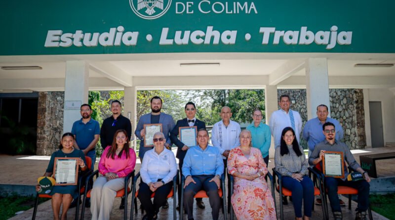Entrega UdeC reconocimiento nacional a egresada y egresados por la aplicación de sus conocimientos