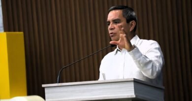 Llama rector a fortalecer ingreso, permanencia y titulación