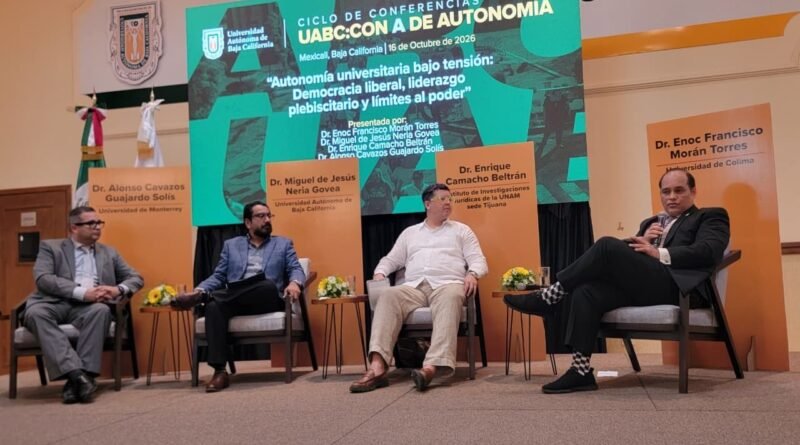 Analiza docente de Derecho de la UdeC tensiones entre autonomía universitaria y poder político