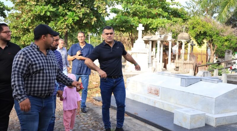Supervisan trabajos de mantenimiento y adecuación del Panteón Municipal de Colima