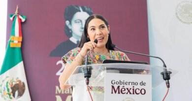 Estudiantes de la UdeC reciben Beca “Benito Juárez”