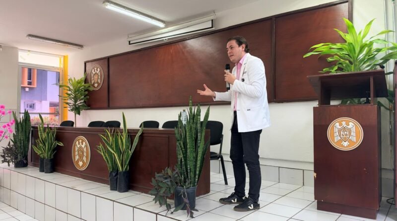 Gran participación en la charla “Mastografía sin miedo”, en Tecomán