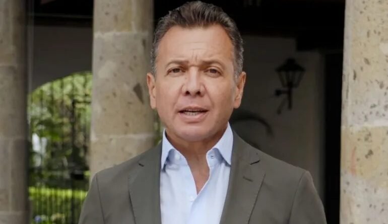 Pablo Lemus destaca marcha cívica por agua limpia, pero condena vandalismo